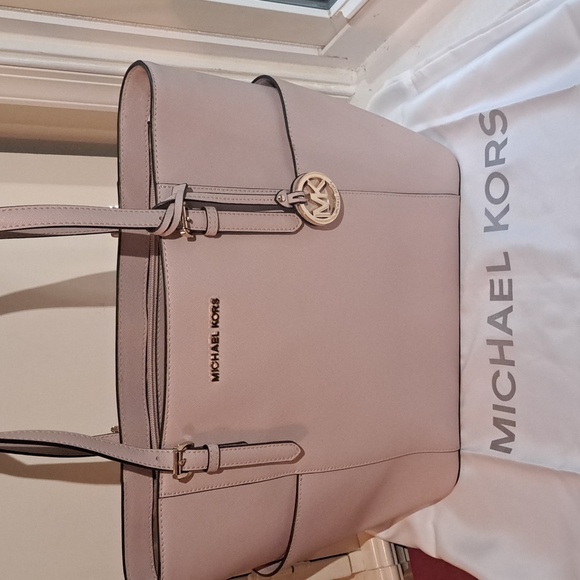 🎆 SALE NEW Michael Kors Pink Jet Set Shoulder Bag w Gold Hardware EC - Picture 2 of 16